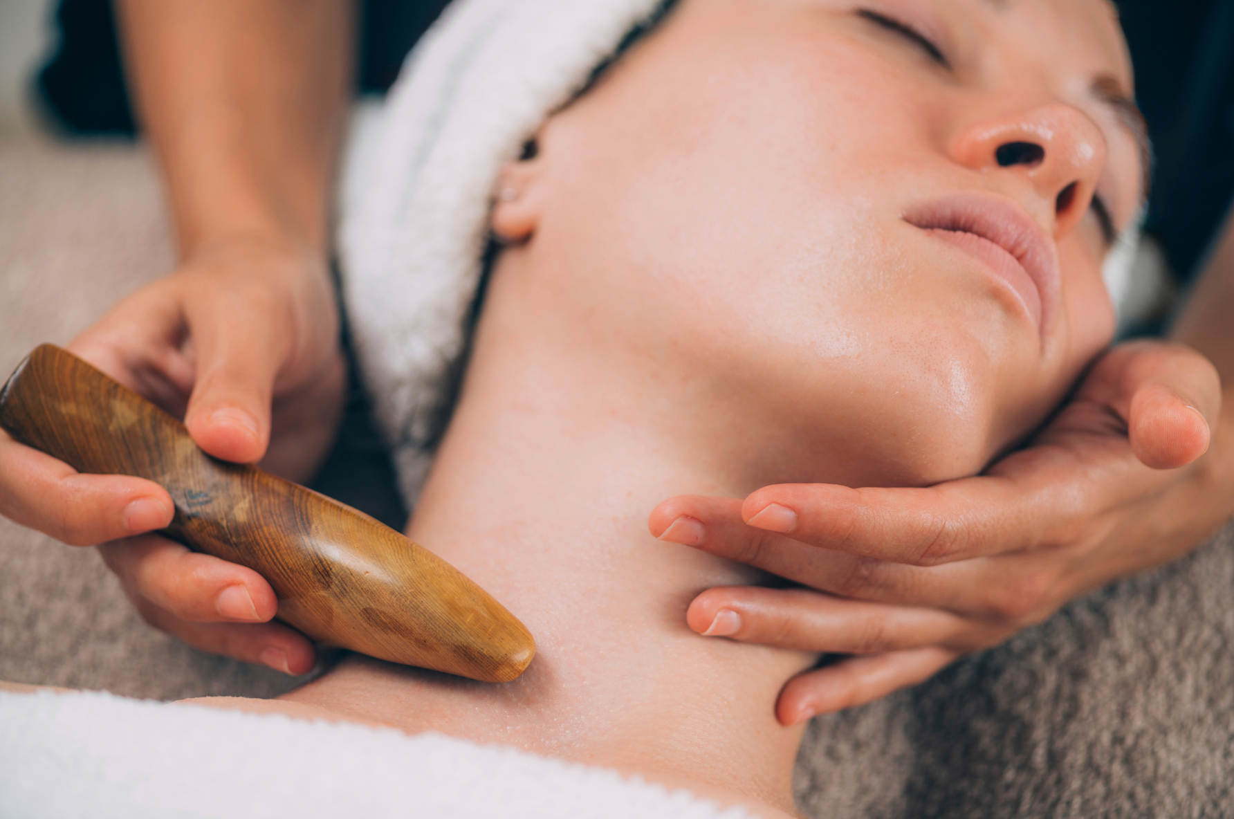 Self-lymphatic drainage can be done by learning the correct techniques.