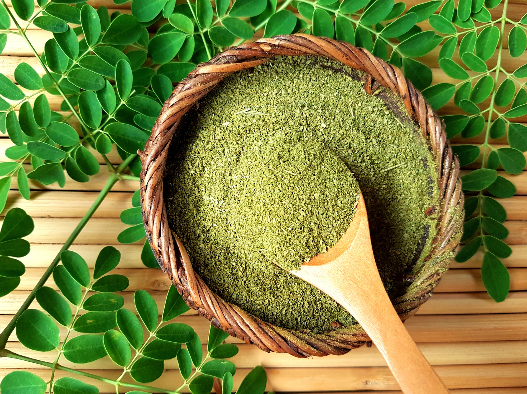 Graviola leaf powder reduces inflammation and contains antioxidant properties.
