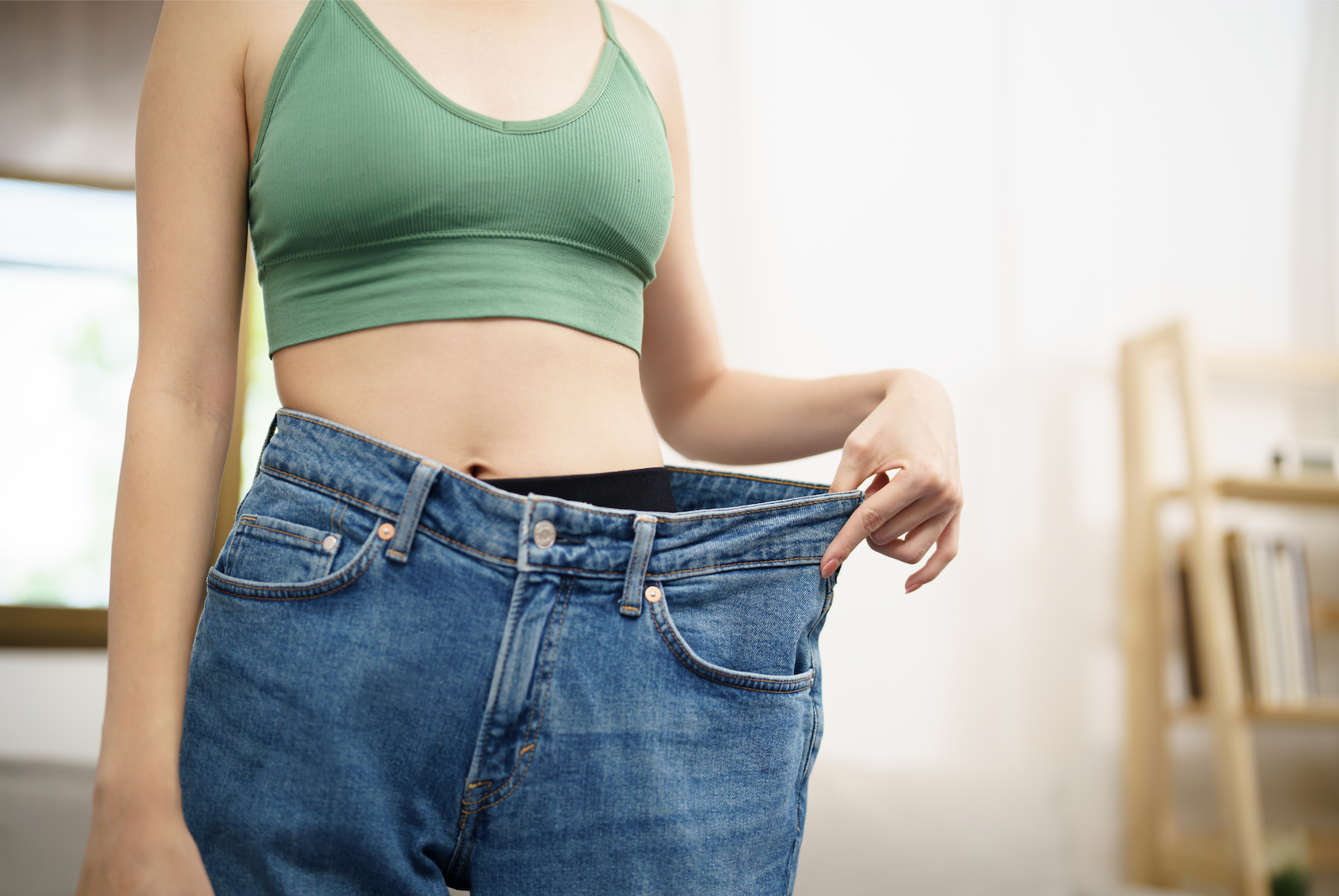 Unexplained weight loss is a symptoms of cancer and we should all be careful. 